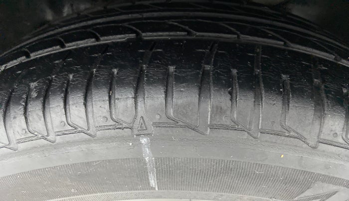 2017 Tata Tiago XZ 1.2 REVOTRON, Petrol, Manual, 18,338 km, Left Front Tyre Tread