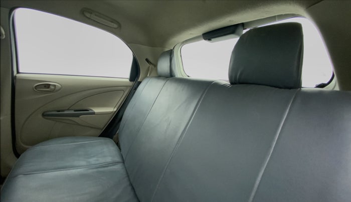 2015 Toyota Etios Liva G, Petrol, Manual, 56,351 km, Right Side Rear Door Cabin