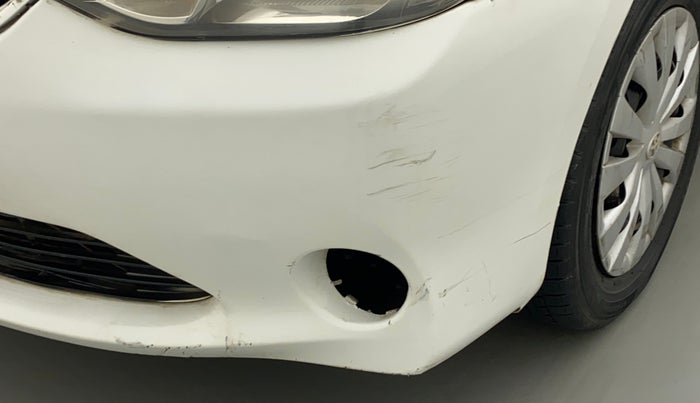 2015 Toyota Etios Liva G, Petrol, Manual, 56,351 km, Front bumper - Minor scratches