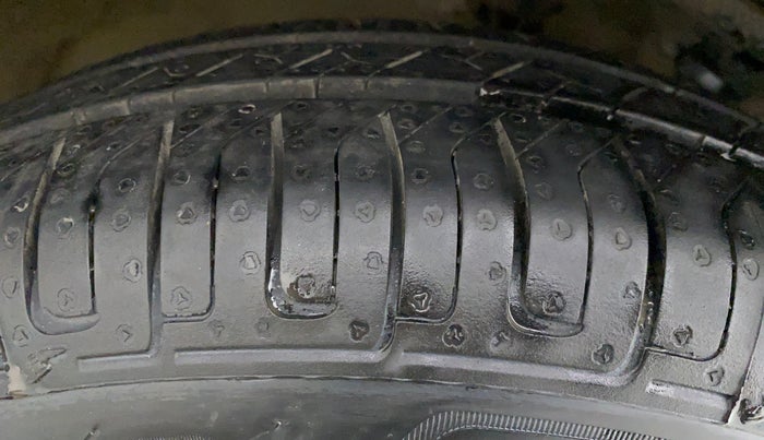 2018 Maruti Wagon R 1.0 LXI CNG, CNG, Manual, 37,824 km, Right Rear Tyre Tread