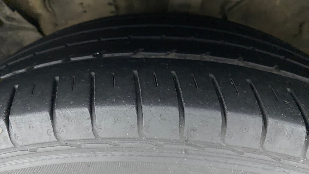 Left Front Tyre Tread