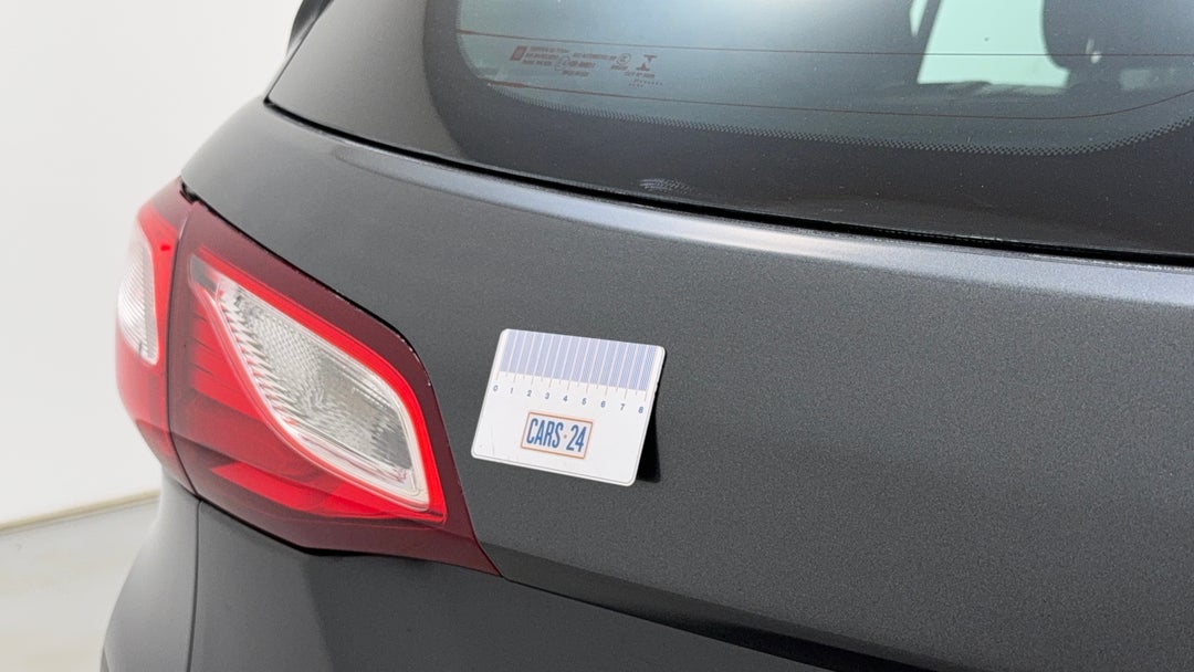 Boot / Tailgate Tailgate Dent