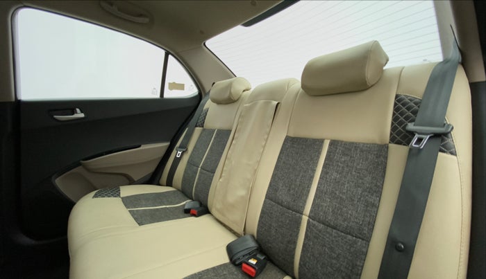 2014 Hyundai Xcent S 1.2, Petrol, Manual, 40,424 km, Right Side Rear Door Cabin