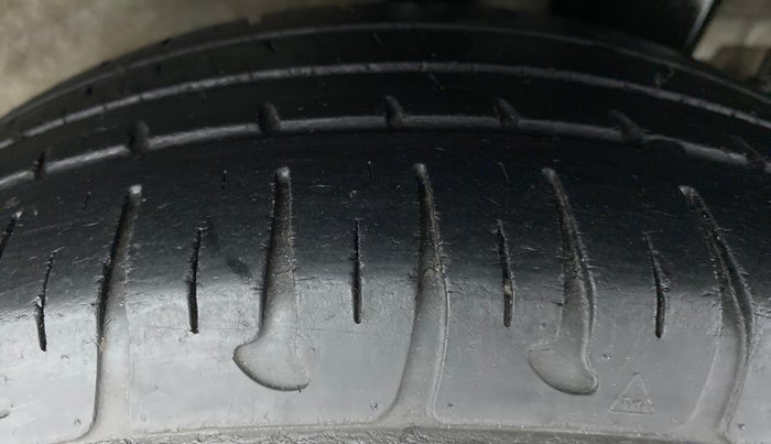 2014 Hyundai Xcent S 1.2, Petrol, Manual, 40,424 km, Left Rear Tyre Tread
