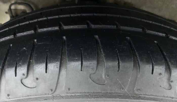 2014 Hyundai Xcent S 1.2, Petrol, Manual, 40,424 km, Right Rear Tyre Tread