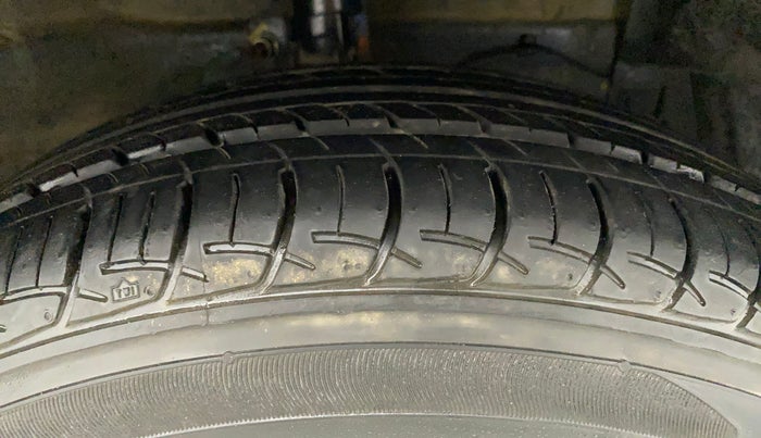 2017 Maruti Ciaz DELTA 1.4 MT PETROL, Petrol, Manual, 48,565 km, Right Front Tyre Tread