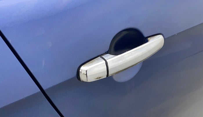 2017 Maruti Ciaz DELTA 1.4 MT PETROL, Petrol, Manual, 48,565 km, Right rear door - Chrome on handle has slight discoularation