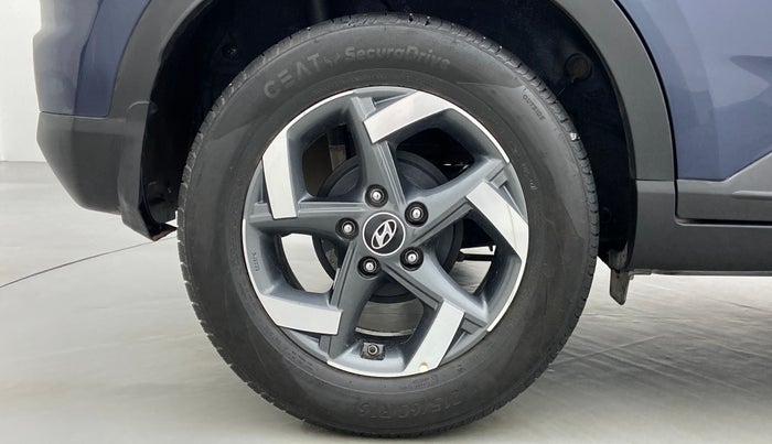 2020 Hyundai VENUE SX(O) CRDi, Diesel, Manual, 14,066 km, Right Rear Wheel