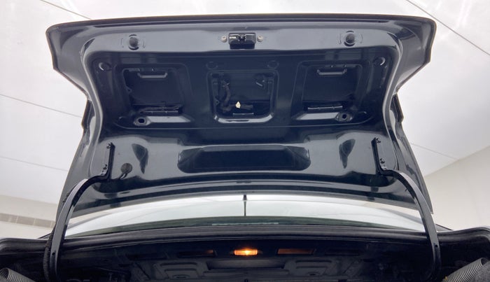 2016 Volkswagen Ameo COMFORTLINE 1.2, Petrol, Manual, 65,306 km, Boot Door Open