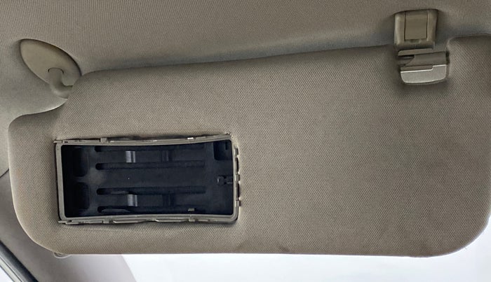 2019 Mahindra XUV500 W9 AT, Diesel, Automatic, 53,774 km, Ceiling - Vanity mirror not present