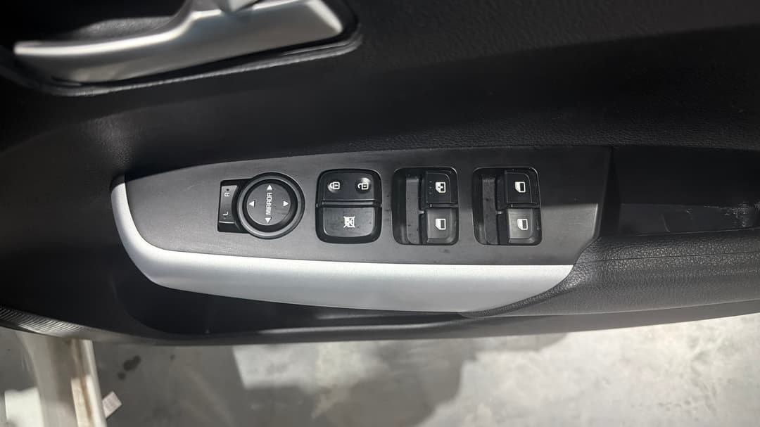 2021 Kia Picanto S (pe), Automatic, 16606 km, Drivers Side Door Panel Controls