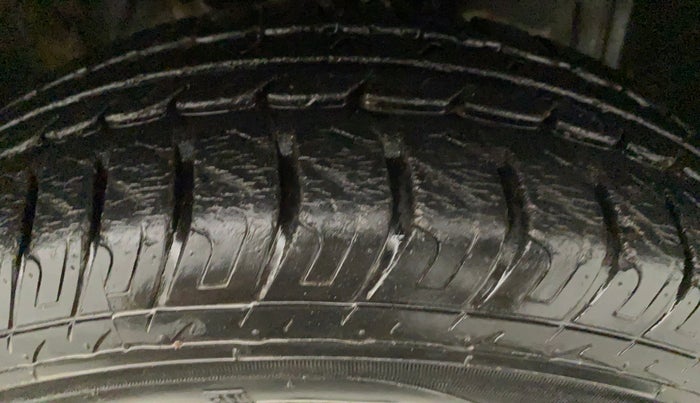 2017 Datsun Go Plus T, Petrol, Manual, 6,596 km, Left Front Tyre Tread