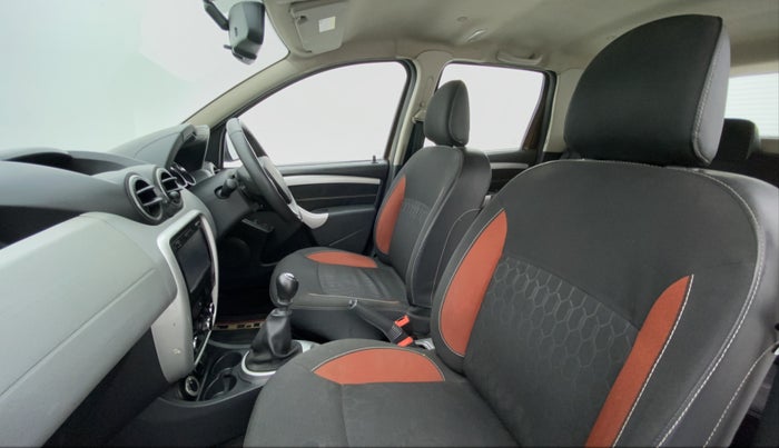2014 Renault Duster RXZ 110 4WD, Diesel, Manual, 74,012 km, Right Side Front Door Cabin