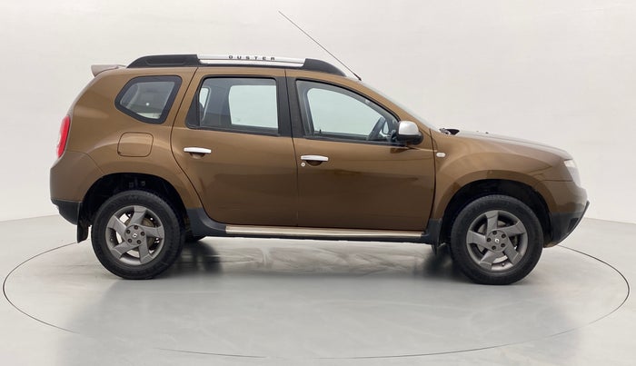 2014 Renault Duster RXZ 110 4WD, Diesel, Manual, 74,012 km, Right Side View