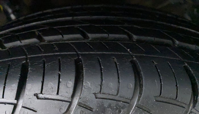 2015 Maruti Ciaz VXI PLUS AMT, Petrol, Automatic, 42,328 km, Left Rear Tyre Tread