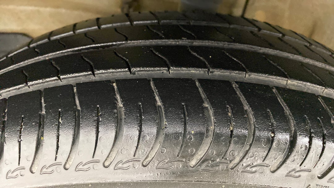 Left Front Tyre Tread