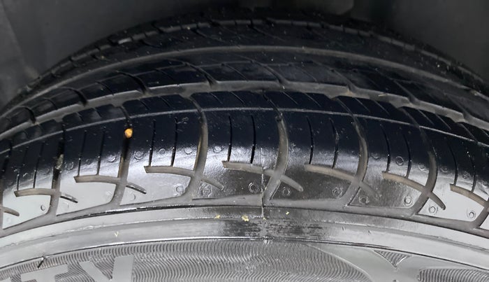 2019 Volkswagen Polo COMFORTLINE 1.0 PETROL, Petrol, Manual, 14,370 km, Left Rear Tyre Tread