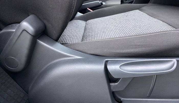 2019 Volkswagen Polo COMFORTLINE 1.0 PETROL, Petrol, Manual, 14,370 km, Driver Side Adjustment Panel