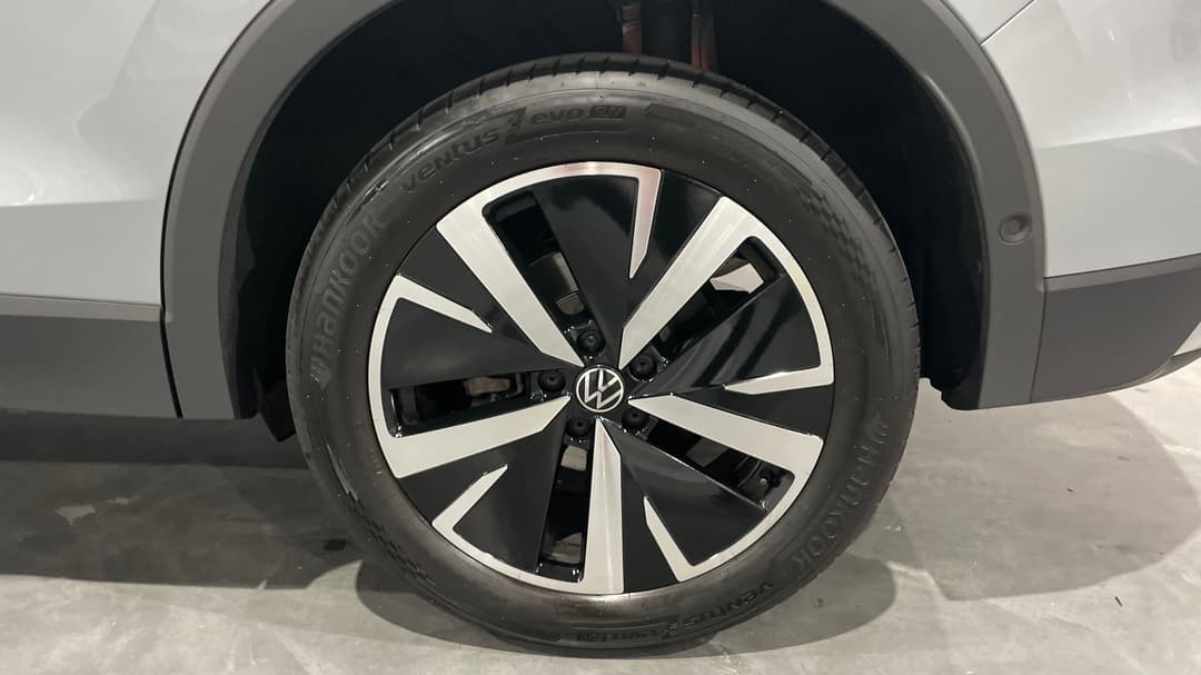 2025 Volkswagen Tiguan 150tsi Elegance, Automatic, 7400 km, Left Rear Wheel