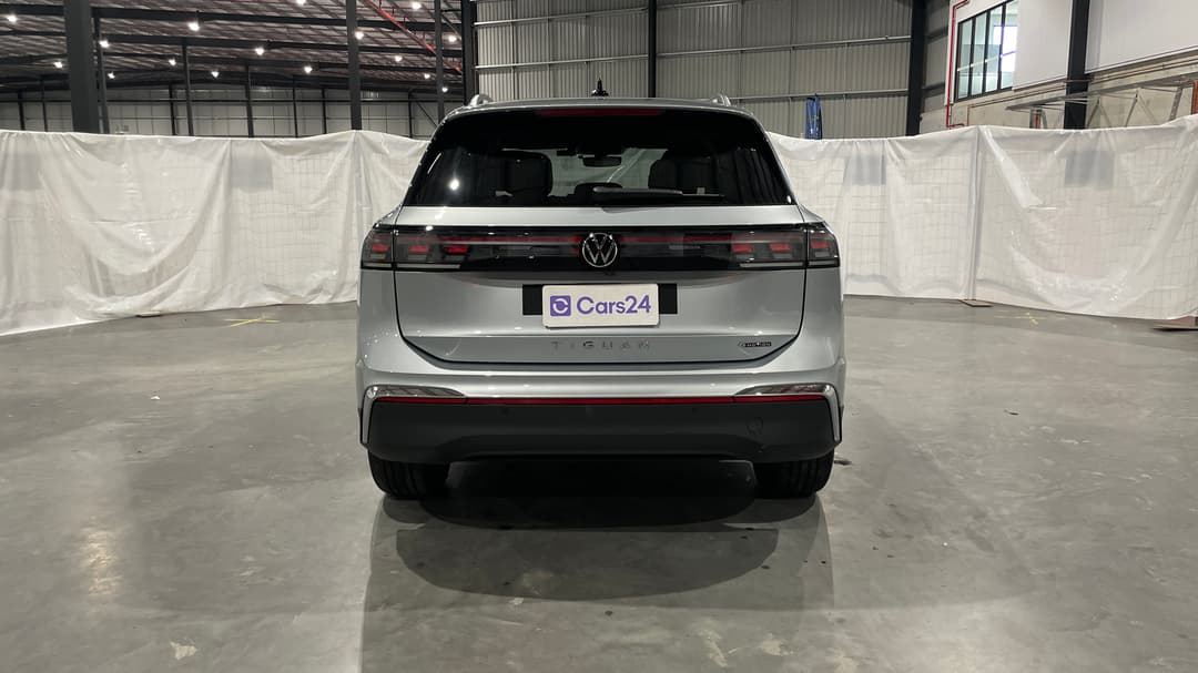 2025 Volkswagen Tiguan 150tsi Elegance, Automatic, 7400 km, Back/Rear View