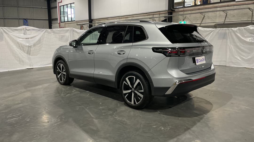 2025 Volkswagen Tiguan 150tsi Elegance, Automatic, 7400 km, Left Back Diagonal (45- Degree) View