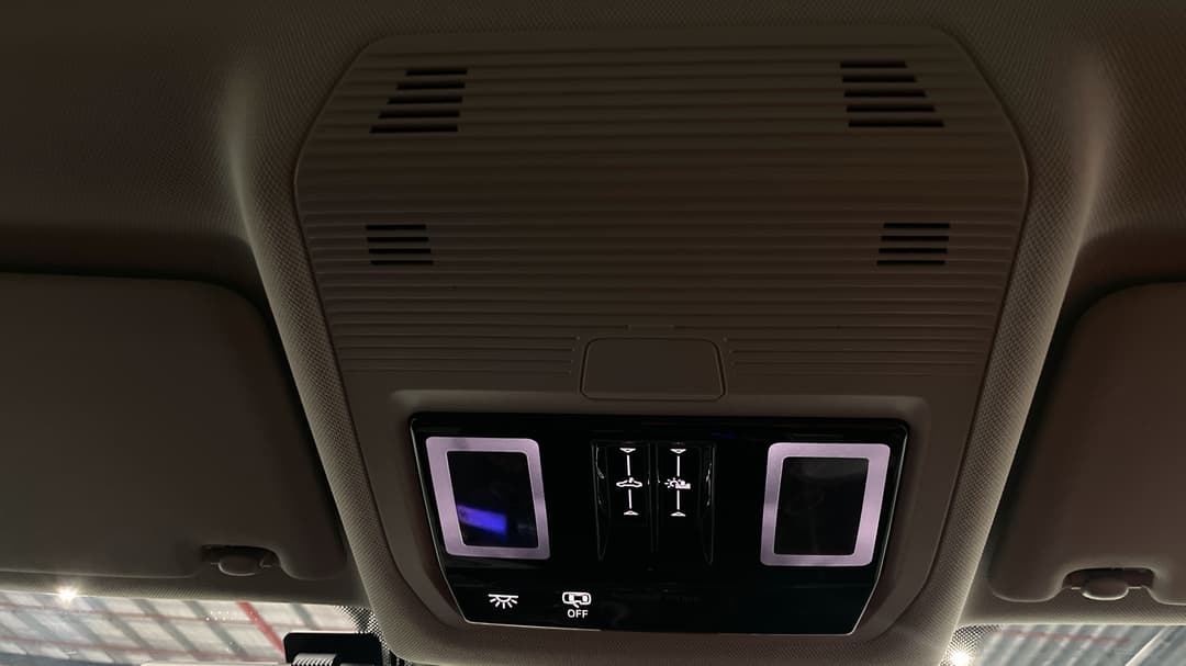 2025 Volkswagen Tiguan 150tsi Elegance, Automatic, 7400 km, On-Roof Controls/Sunglass holder