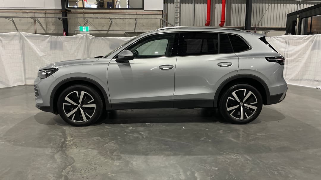 2025 Volkswagen Tiguan 150tsi Elegance, Automatic, 7400 km, Left Side View