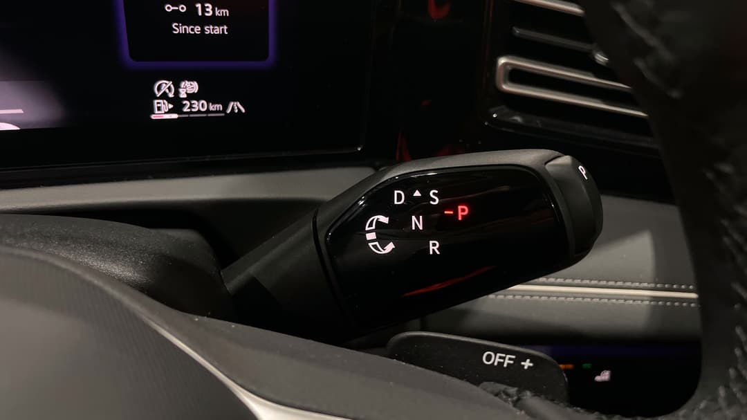 2025 Volkswagen Tiguan 150tsi Elegance, Automatic, 7400 km, Gear Lever 