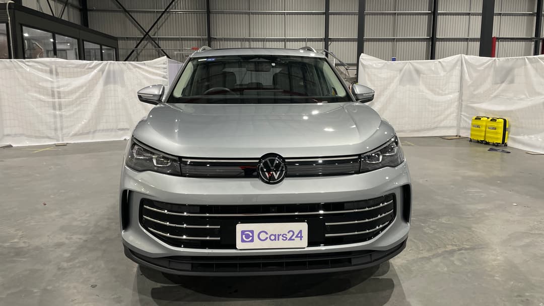 2025 Volkswagen Tiguan 150tsi Elegance, Automatic, 7400 km, Front View