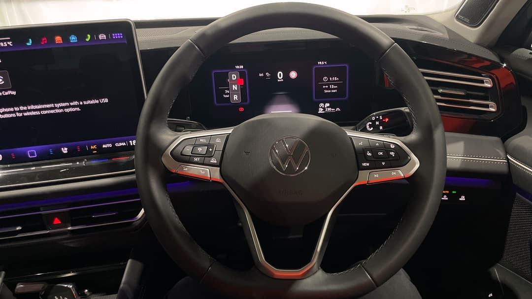 2025 Volkswagen Tiguan 150tsi Elegance, Automatic, 7400 km, Steering Wheel Close-up