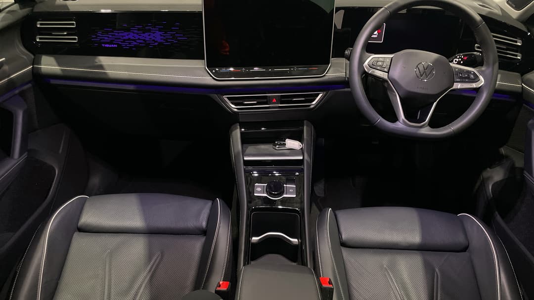 2025 Volkswagen Tiguan 150tsi Elegance, Automatic, 7400 km, Center Console