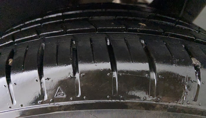 2017 Maruti Baleno ALPHA PETROL 1.2, Petrol, Manual, 71,697 km, Left Rear Tyre Tread