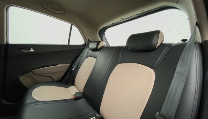 2015 Hyundai Grand i10 ASTA AT 1.2 KAPPA VTVT, Petrol, Automatic, 45,268 km, Right Side Rear Door Cabin