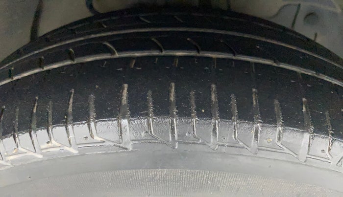 2015 Tata Bolt XMS QUADRAJET, Diesel, Manual, 91,184 km, Right Front Tyre Tread