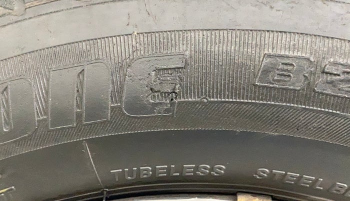 2015 Tata Bolt XMS QUADRAJET, Diesel, Manual, 91,184 km, Left front tyre - Minor crack