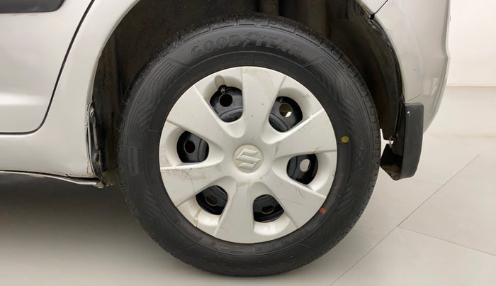 2011 Maruti Swift VXI, Petrol, Manual, 1,08,324 km, Left Rear Wheel