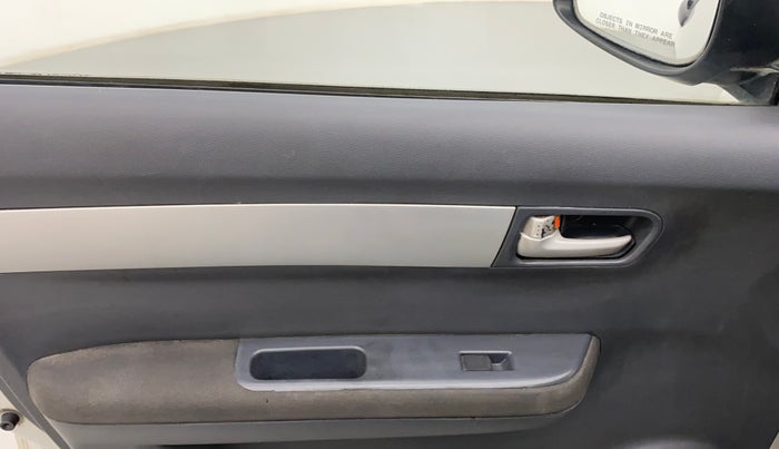2011 Maruti Swift VXI, Petrol, Manual, 1,08,324 km, Left front window switch / handle - Power window makes minor noise