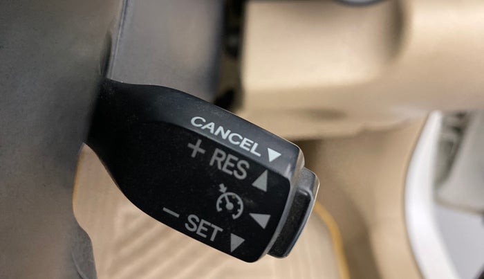 2012 Toyota Camry 2.5 AT, Petrol, Automatic, 1,50,439 km, Adaptive Cruise Control