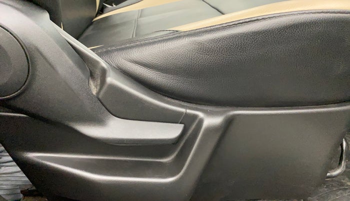 2019 Maruti New Wagon-R VXI (O) 1.0, Petrol, Manual, 74,047 km, Driver Side Adjustment Panel