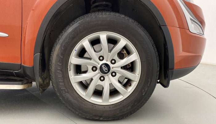 2017 Mahindra XUV500 W10, Diesel, Manual, 50,079 km, Right Front Wheel