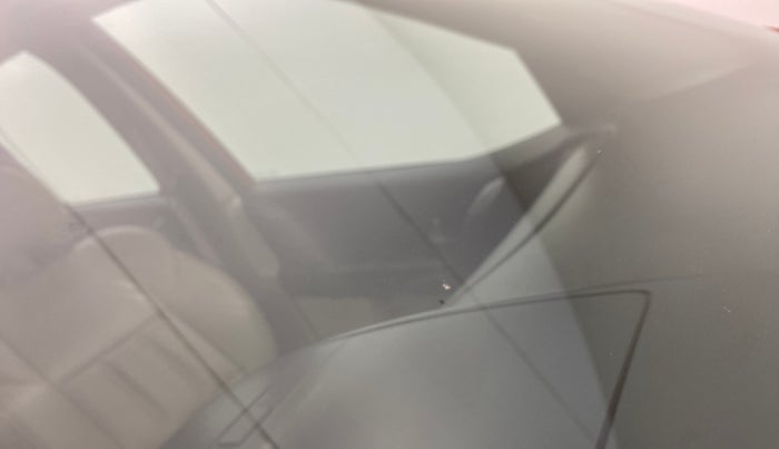 2017 Mahindra XUV500 W10, Diesel, Manual, 50,079 km, Front windshield - Minor spot on windshield