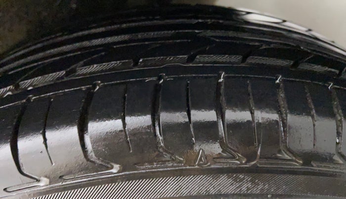 2012 Hyundai i20 MAGNA O 1.2, Petrol, Manual, 30,201 km, Left Rear Tyre Tread