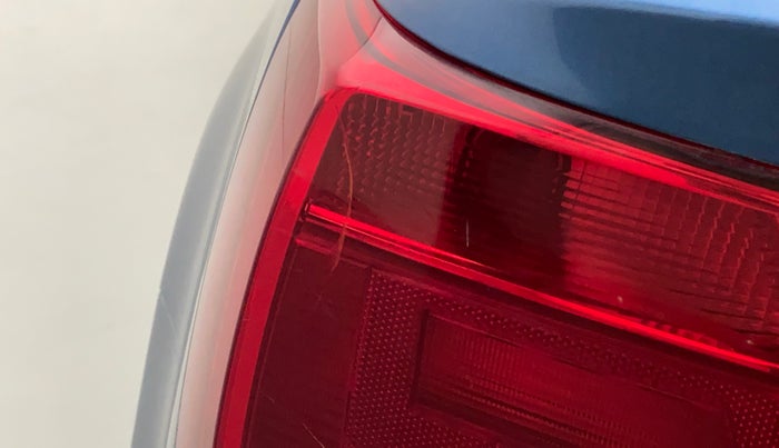 2016 Volkswagen Ameo COMFORTLINE 1.5, Diesel, Manual, 94,132 km, Left tail light - Minor damage
