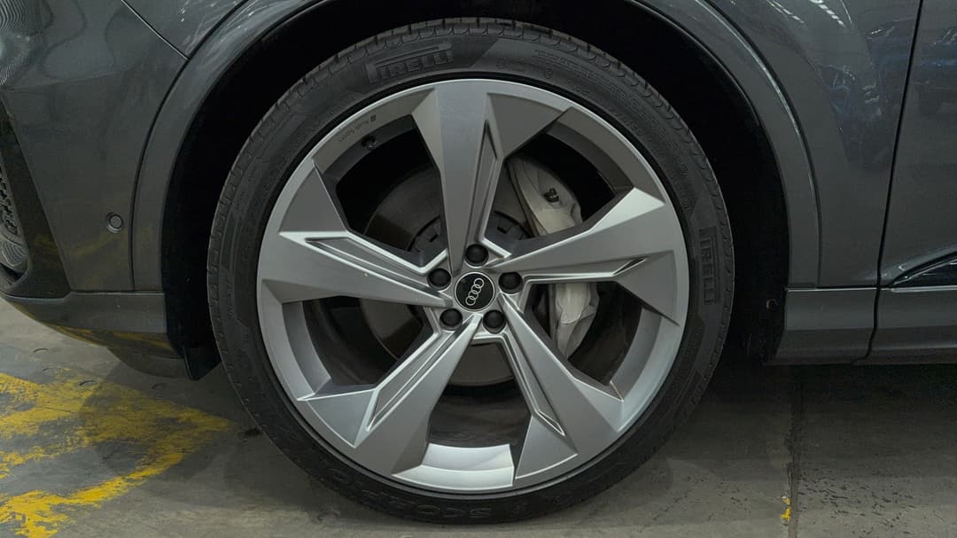 2021 Audi Q7 50 Tdi S Line Quattro Mhev, Automatic, 72564 km, Left Front Wheel