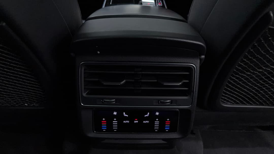 2021 Audi Q7 50 Tdi S Line Quattro Mhev, Automatic, 72564 km, Rear A/C Vent
