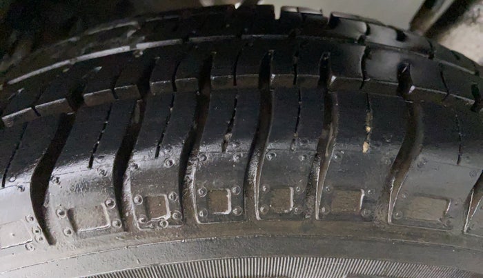 2016 Maruti Alto 800 VXI, Petrol, Manual, 16,323 km, Left Rear Tyre Tread