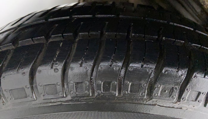 2016 Maruti Alto 800 VXI, Petrol, Manual, 16,323 km, Right Rear Tyre Tread