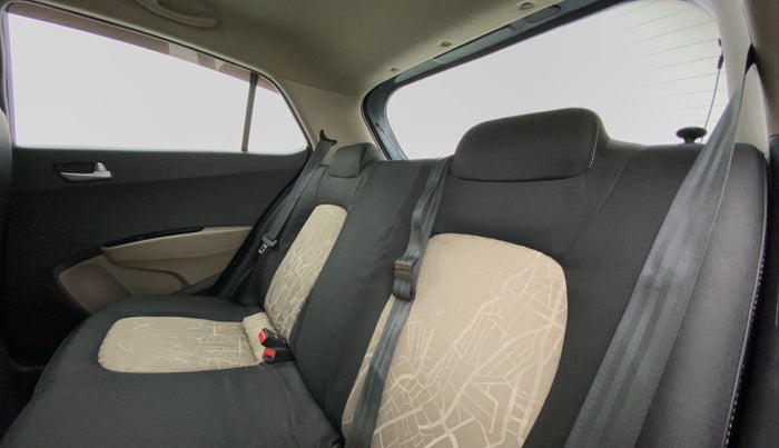 2016 Hyundai Grand i10 SPORTZ 1.2 KAPPA VTVT, Petrol, Manual, 56,289 km, Right Side Rear Door Cabin