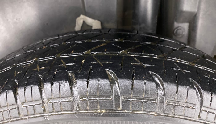 2017 Maruti Swift VXI, Petrol, Manual, 52,572 km, Left Rear Tyre Tread