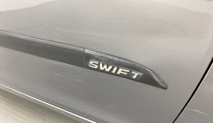 2017 Maruti Swift VXI, Petrol, Manual, 52,572 km, Driver-side door - Minor scratches